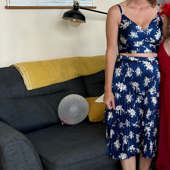 Satin Pleated Tiered Midi dress - Picture 5 of 5